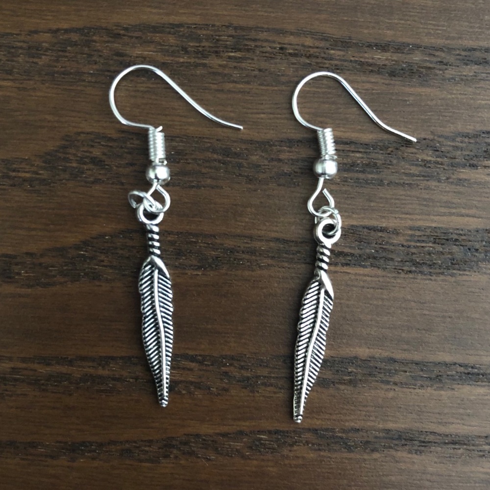 ‼️FREE boho hippie feather earrings